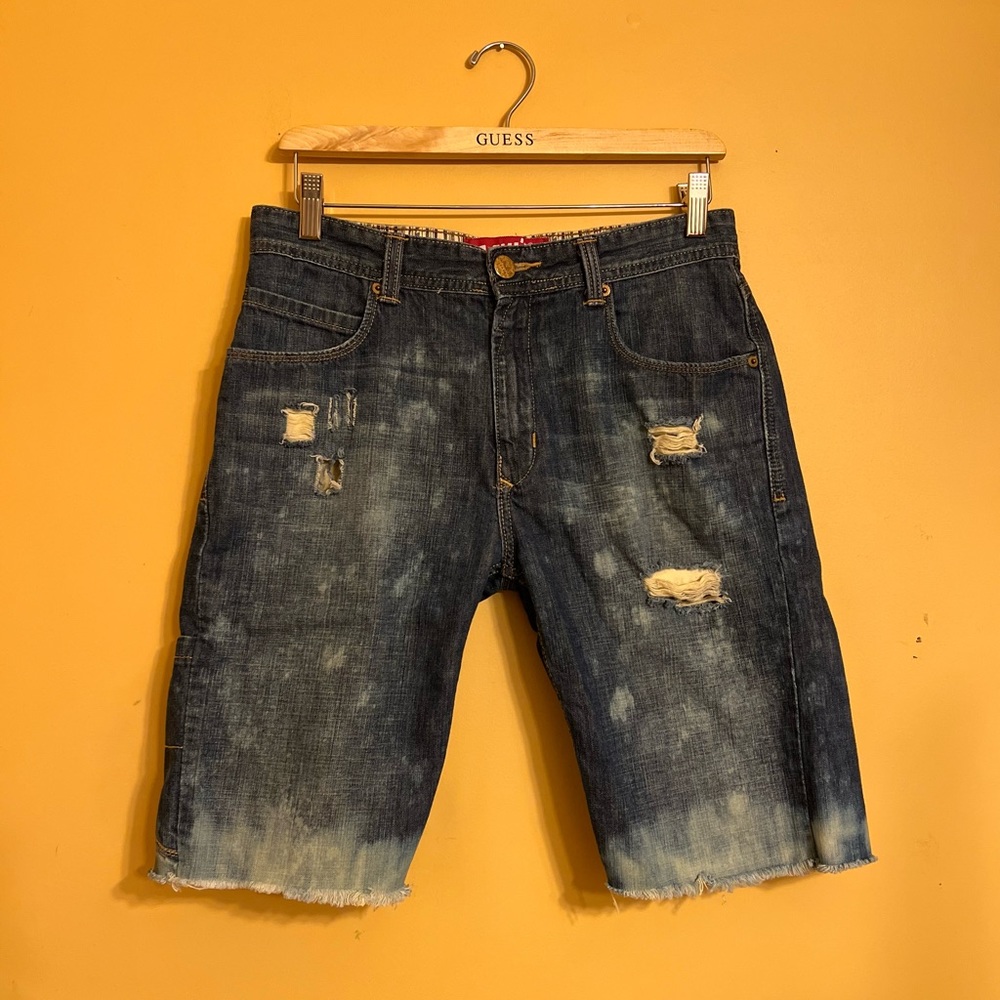 Preloved Levi’s 514 Slim Straight Shorts B30